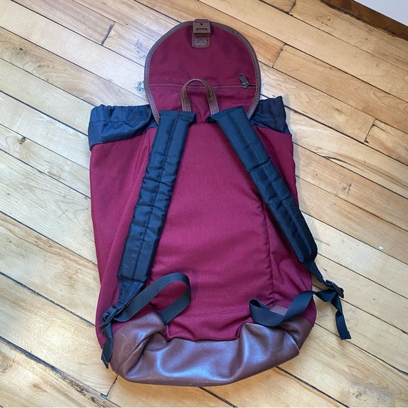 RARE VINTAGE LLBEAN CRANBERRY DAY PACK WITH LEATHER DETAILING - Picture 2 of 4